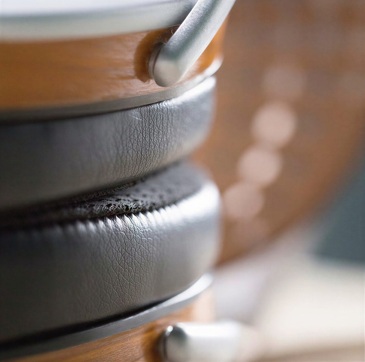 Hifimaan He1000 Stealth earpads up close