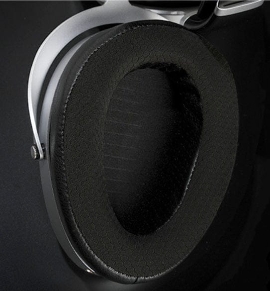 Ananda Nano ear pad with huge, roomy fit